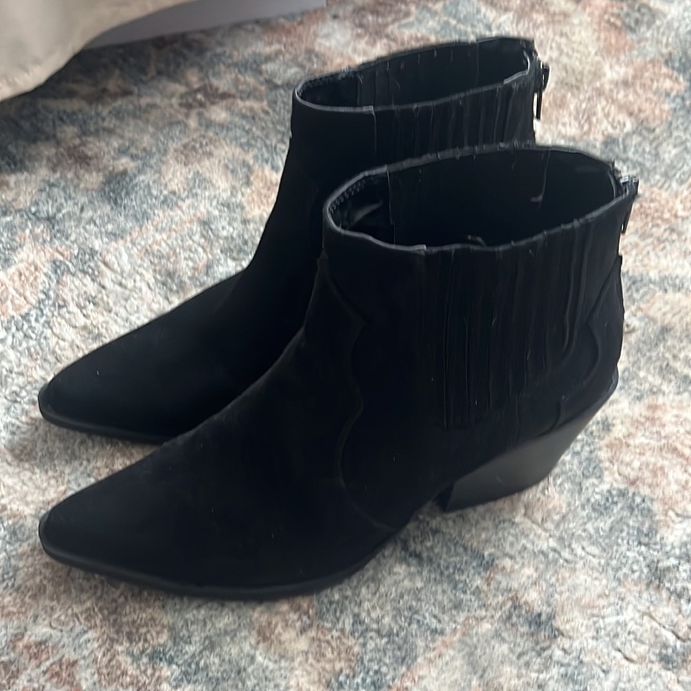 Esprit Western Style Booties NWOB